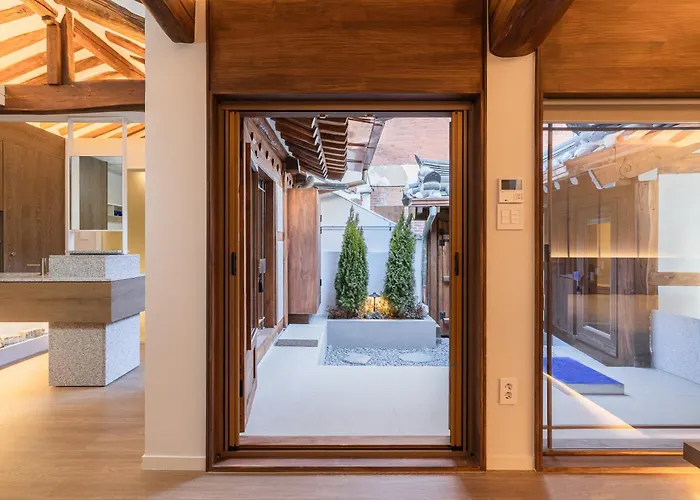 Apartment Luxury Hanok Blue Dot